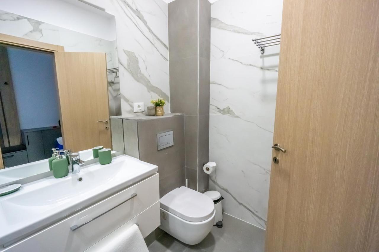Your New And Modern Home Бухарест Экстерьер фото